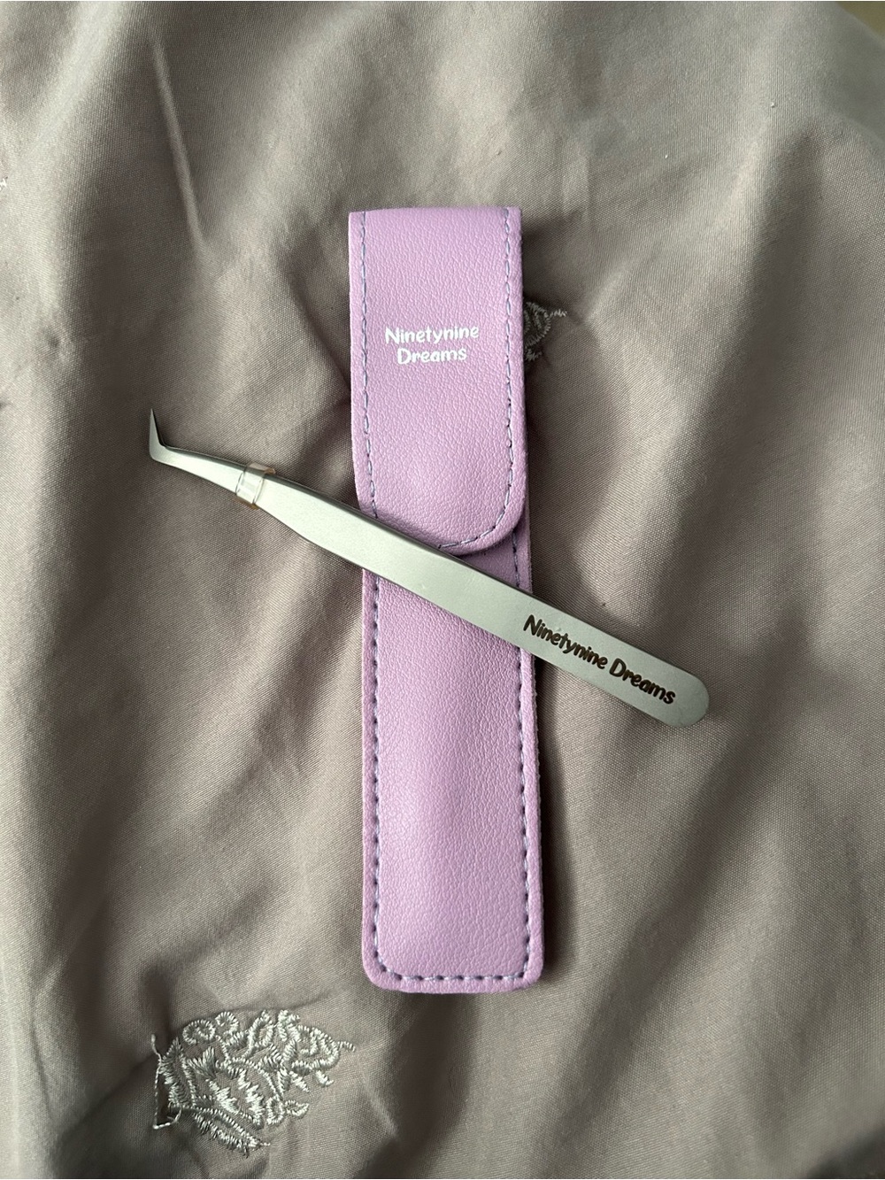 Ninetynine dreams lash tweezers NEW